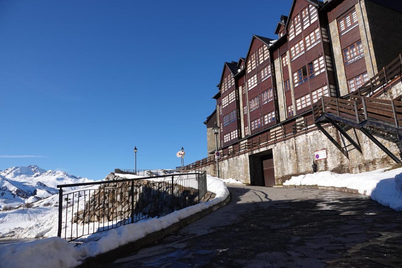 Stone Garaje Cubierto Y Trastero Pirineos360 Apartment Formigal Bagian luar foto